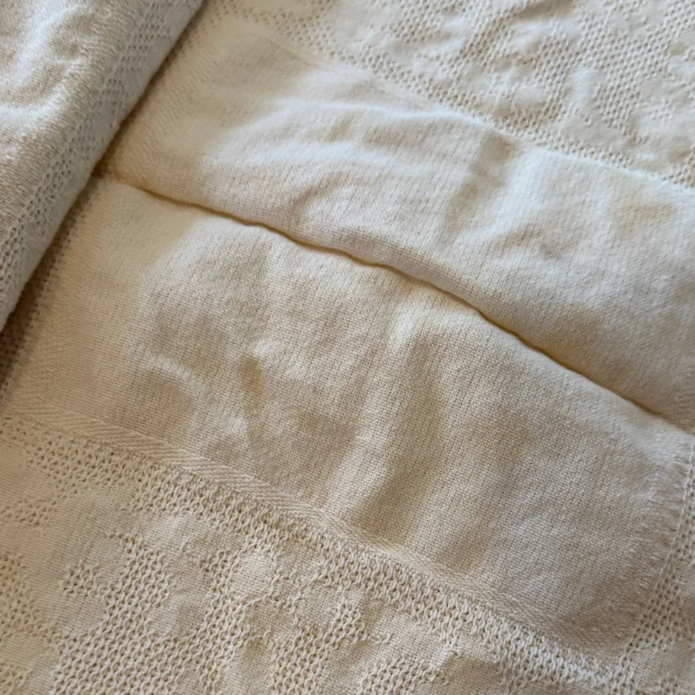 VINTAGE Elegant Cream Napkins set of 5